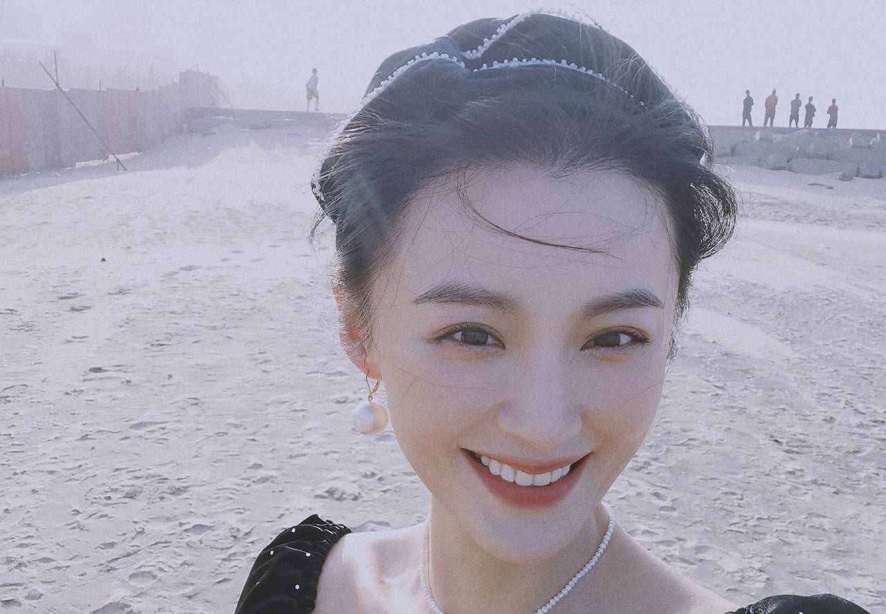 钟楚曦|《王牌部队》开播，角色身份全曝光，演员名单排序巧妙