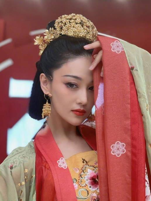 张雨绮|《浪姐2》总决赛斗艳，那英夺冠，周笔畅的小性感，都不如张雨绮