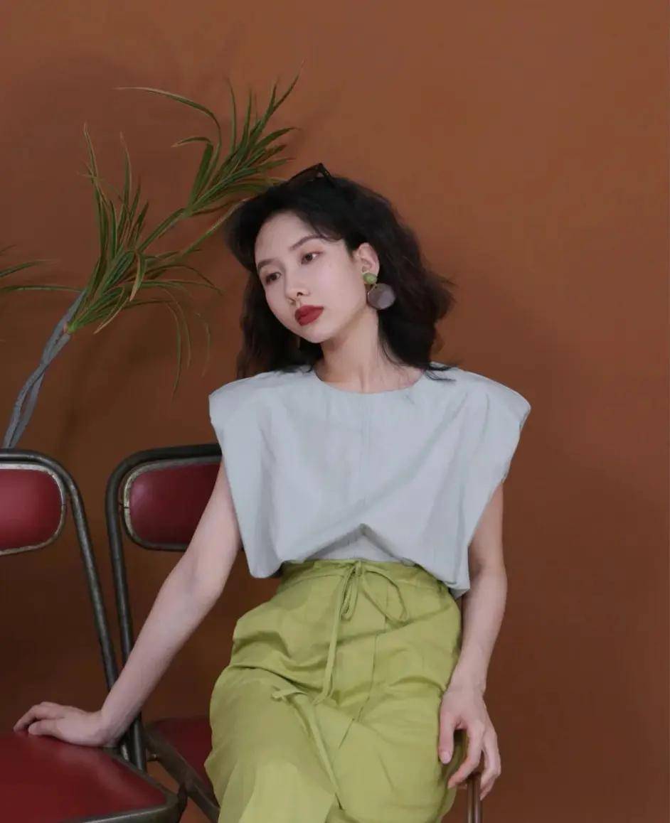 上半身 轻复古日常穿搭，有品位的“港风”助你穿出成熟范，时髦又高级