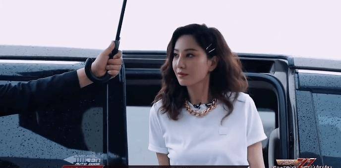 舞台|糊穿地心？那英和张柏芝都撑不起的场子，《浪姐2》做错了什么？