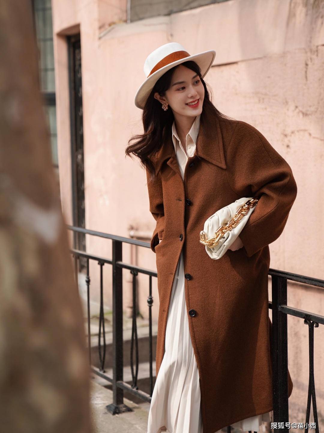 美眉 身高160cm左右的普通人，穿“大衣”要注意细节，才能显高又显瘦