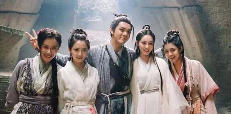 因为|周芷若修炼九阴白骨爪后，武功大增,为何没有杀赵敏?她的回答亮了