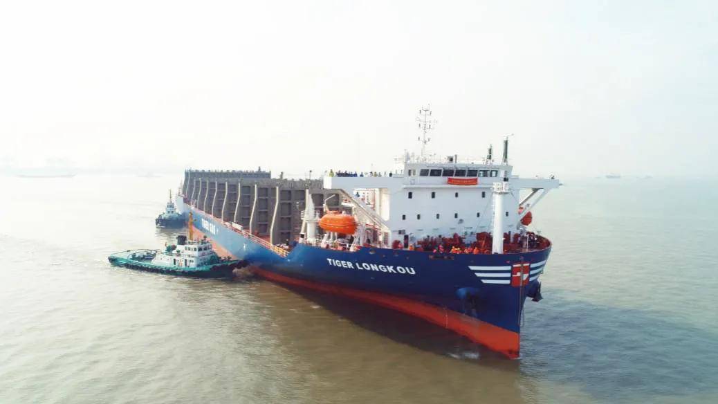 老虎燃气:700箱级lng罐箱运输甲板货船"tiger longkou"轮顺利完成试航