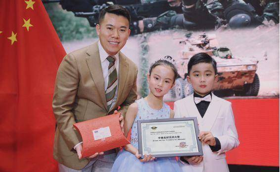 陈在,刘心言,肖墨函等数位"中国魔指精灵"被一一邀请上台,在观众专业