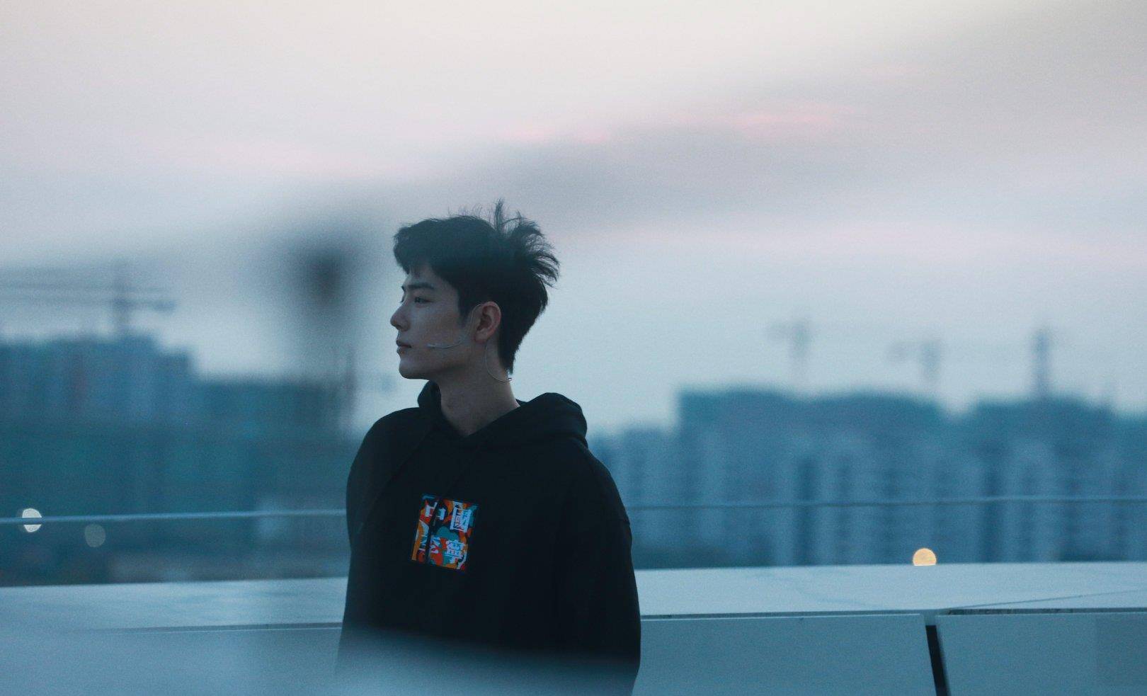 品牌|知名主持人直言眼光好，又获品牌方续约，肖战的优秀有目共睹