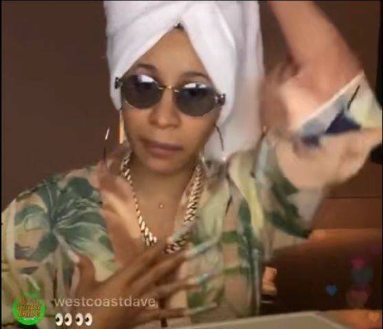 因为|世人觉得她好“婊”，但我好爱