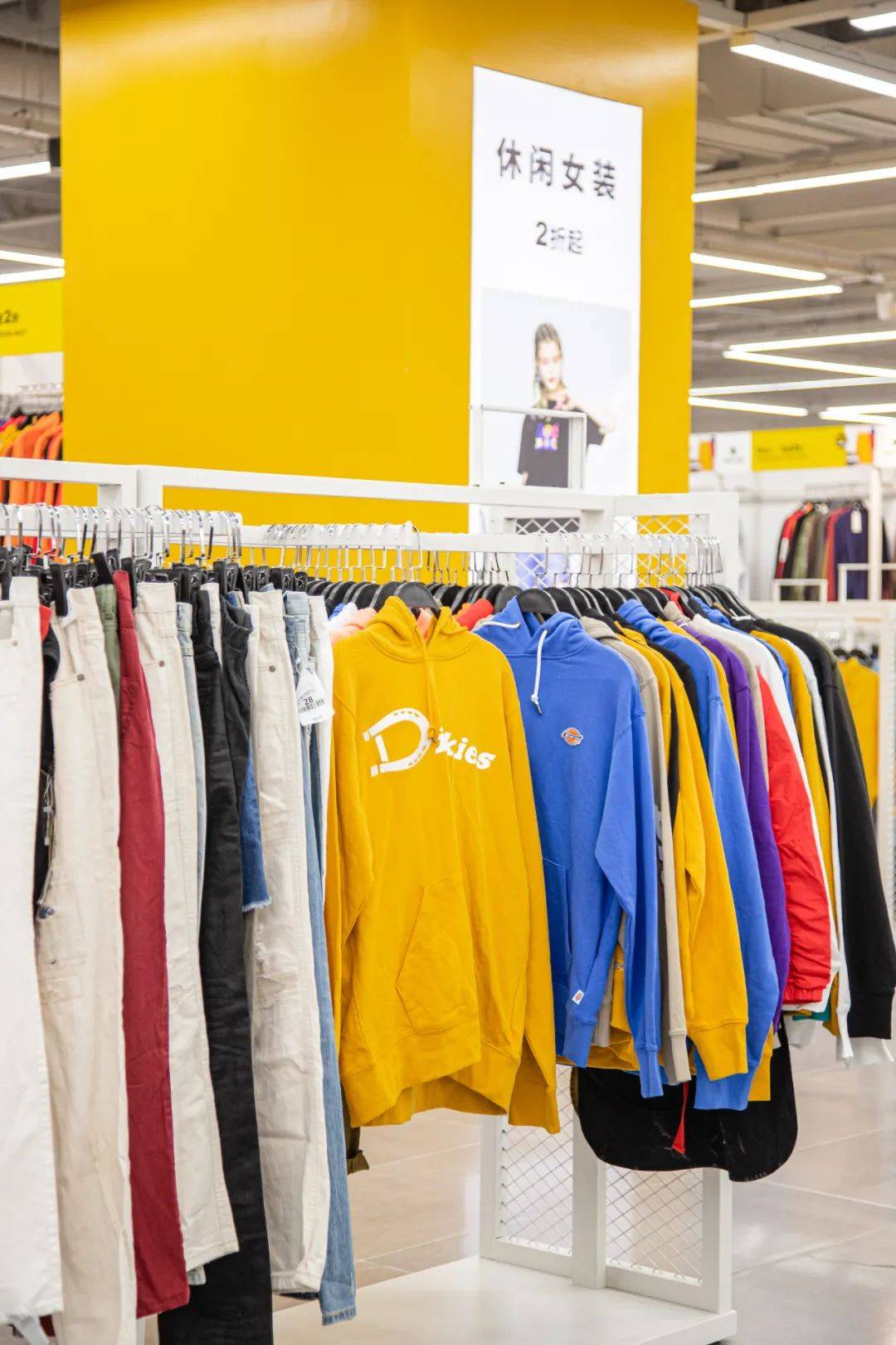 东门潮玩生活中心 华宇广场上 新 了 品牌 业态 Helens