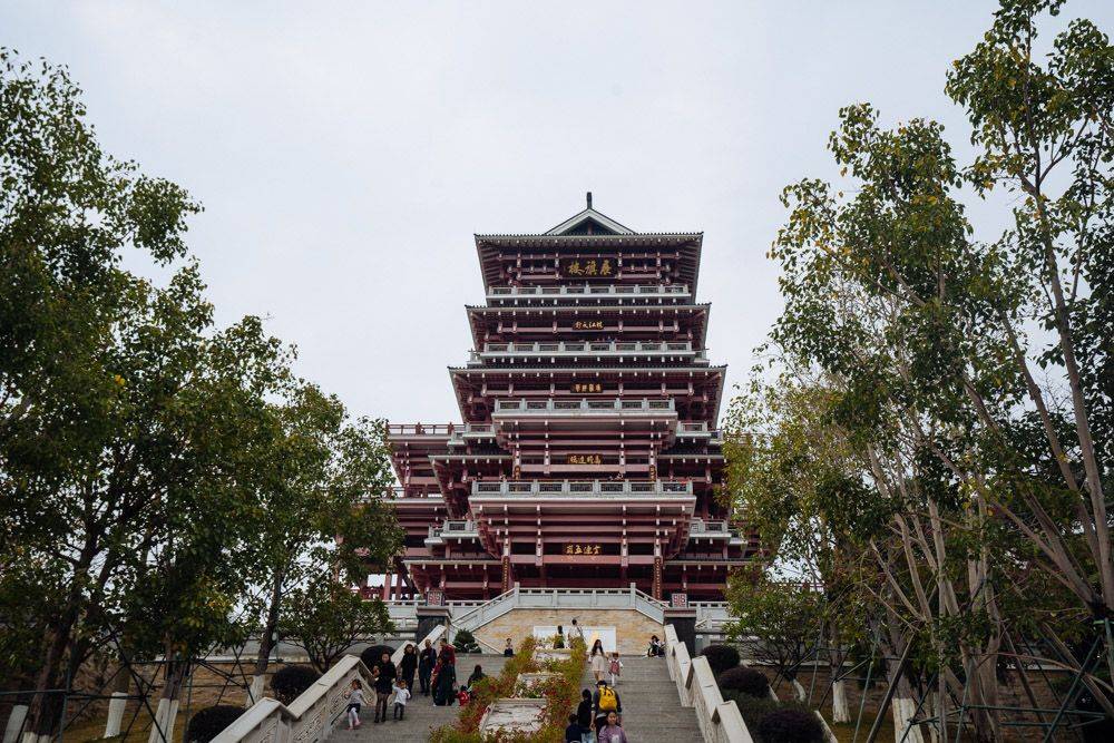 主要展示裡水本土文化,人文風情,古建築,非遺文化等,極具佛山裡水本土