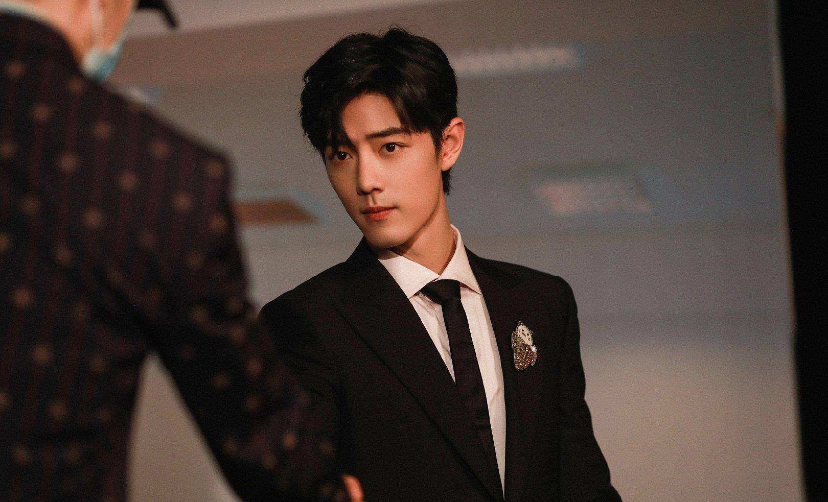 品牌|知名主持人直言眼光好，又获品牌方续约，肖战的优秀有目共睹