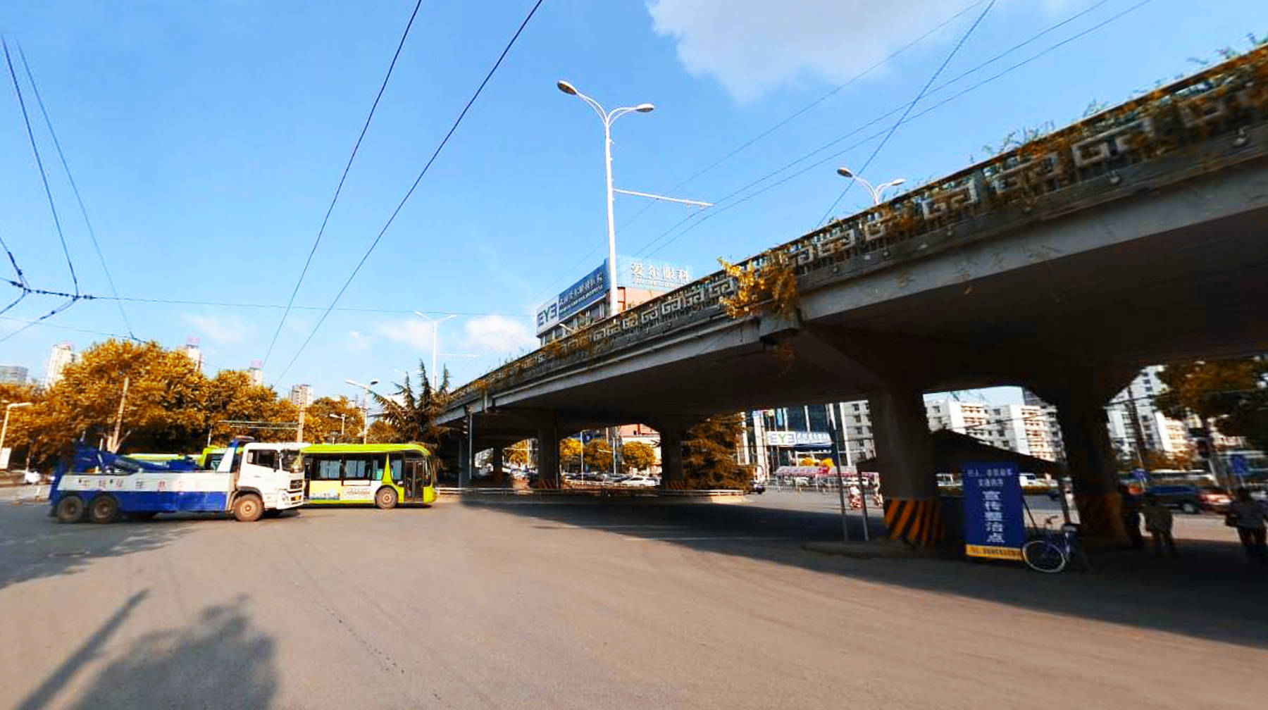 在武汉闹市大东门转盘走一趟高架和隧道发现当年的青春印记