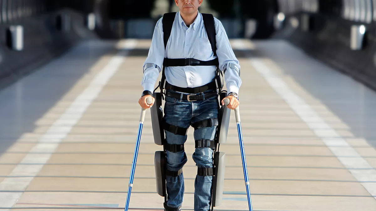 截瘫矫形器的种类和功能