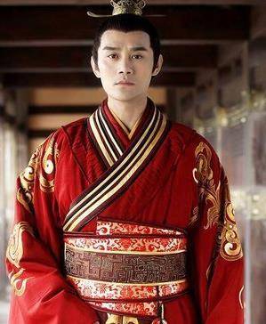 角色|他是王凯和靳东的恩师，演配角只是兴趣，王凯跪地感激他