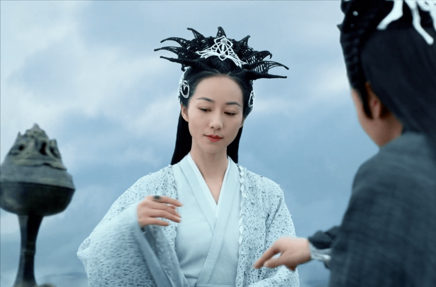 发型头上能干这么多事！女明星奇葩发型数不完，丑拒，但笑得捂不住嘴