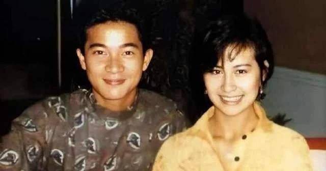 陈百强墓旁被何超琼买了 f99c8c27009a4f9dbf53e358849aed5b.jpeg