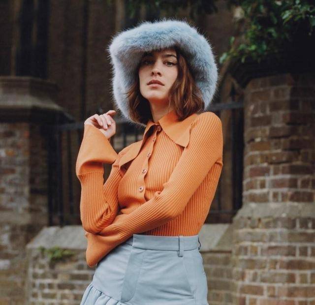 毛衣 这才是冬季毛衣的正确打开方式，复古翻领毛衣时髦显气质，贼好看