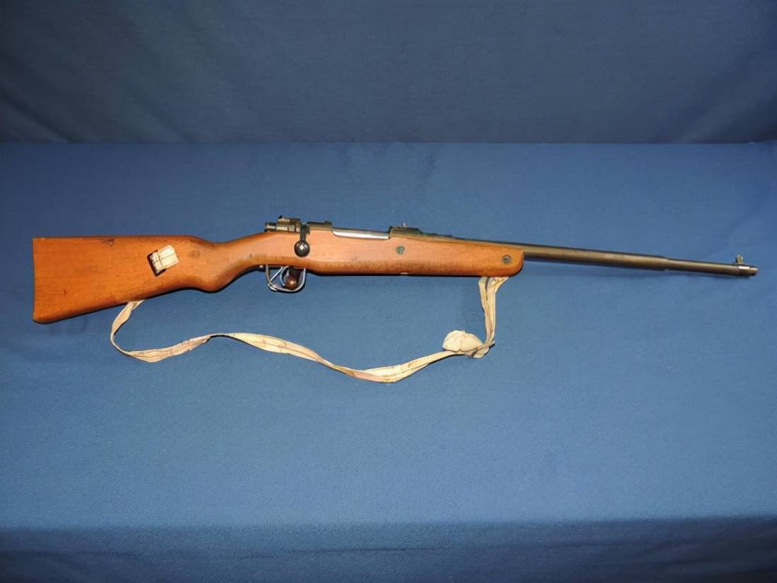 vk-98步枪:98k步枪的极致简化型号,只剩枪管和枪机是原版_德国_炮灰