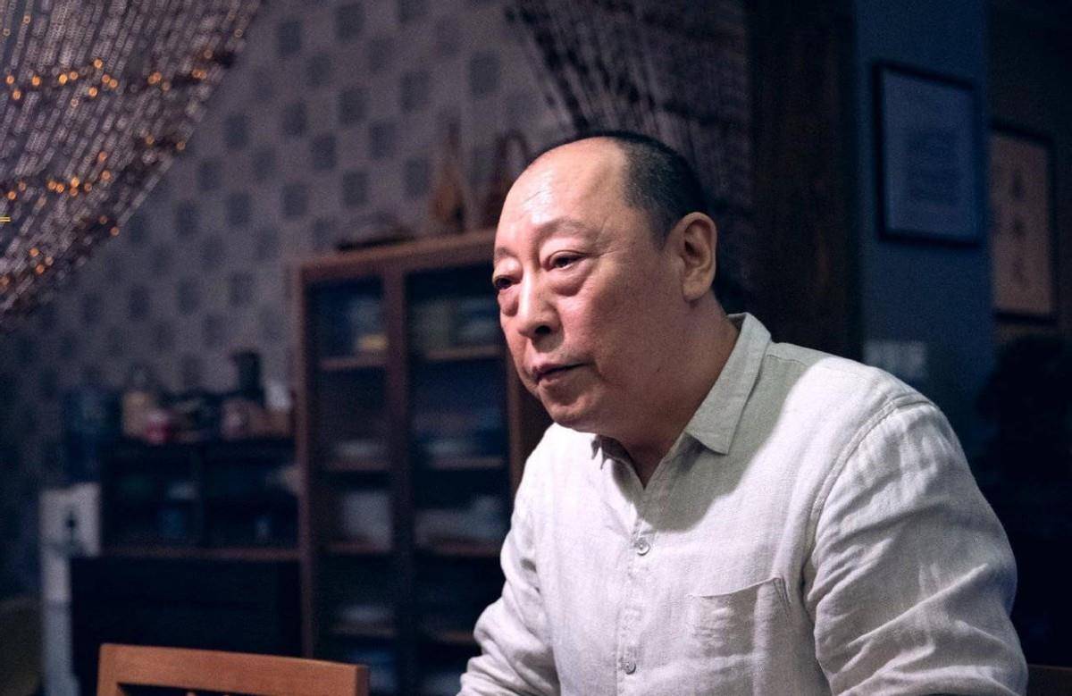 职场|靳东新剧将袭,倪大红和田雨演男配,41岁女主人选成“重头戏”