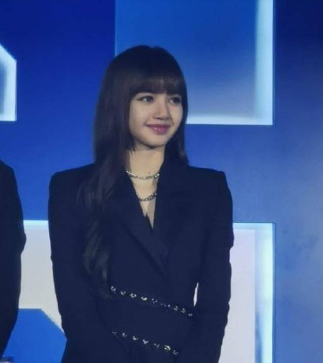 青春|蔡徐坤《青春有你2》发布会被陈嘉桦“算计”,应援排场不如LISA