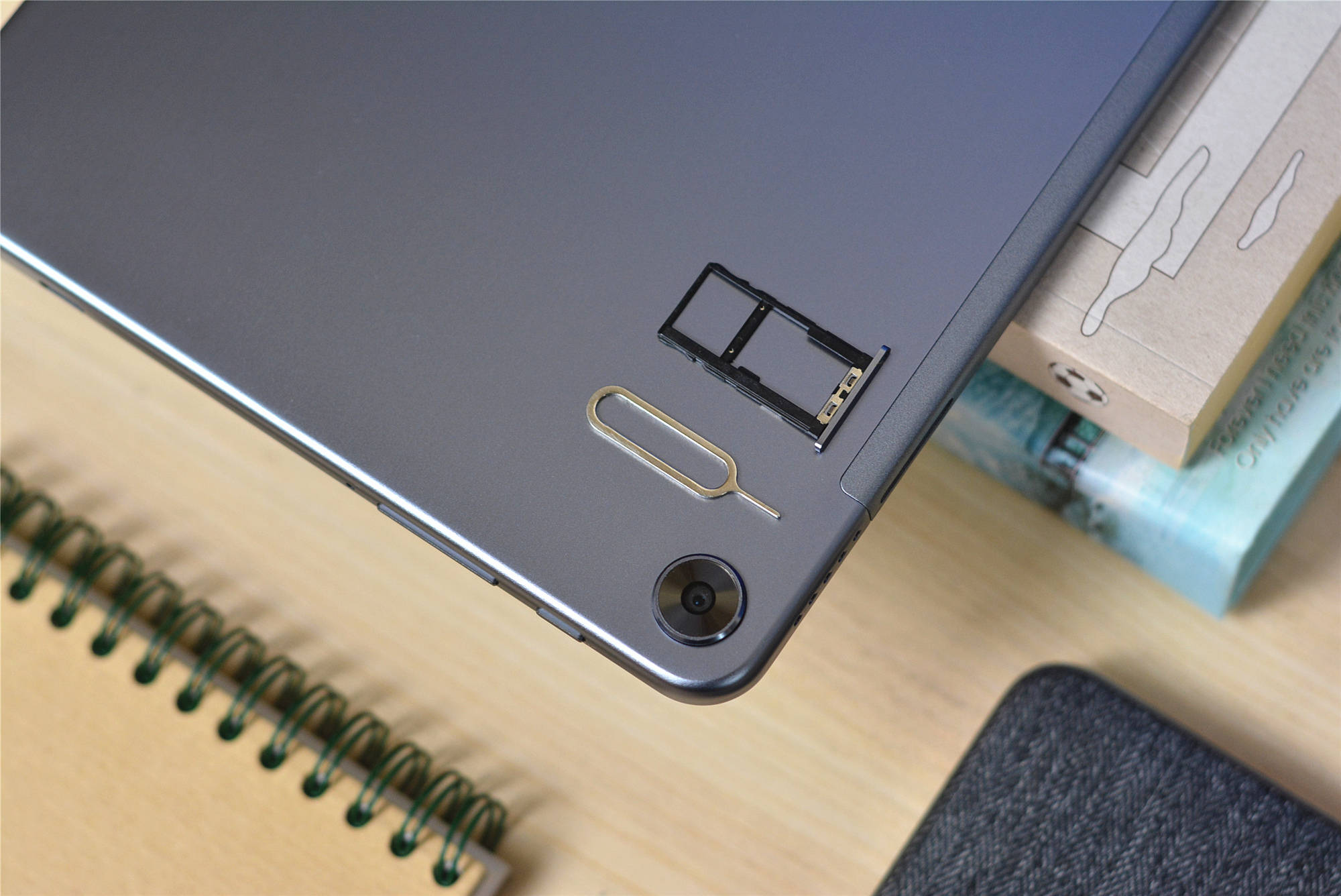 104英寸大屏搭载四扬声器和独立功放影音旗舰台电t40pro评测