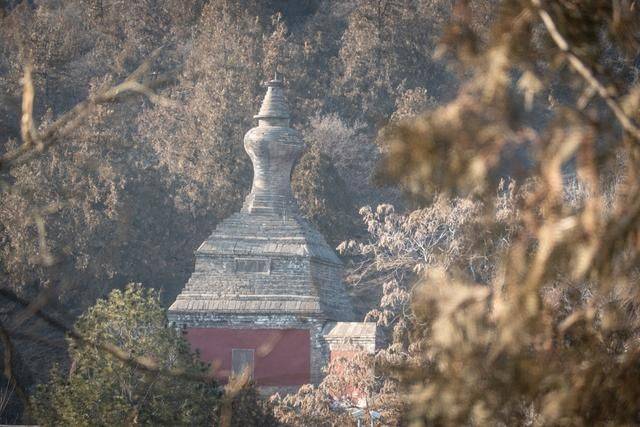 太原晋祠最容易被人忽略的一个院，藏于假山之后，名为浮屠