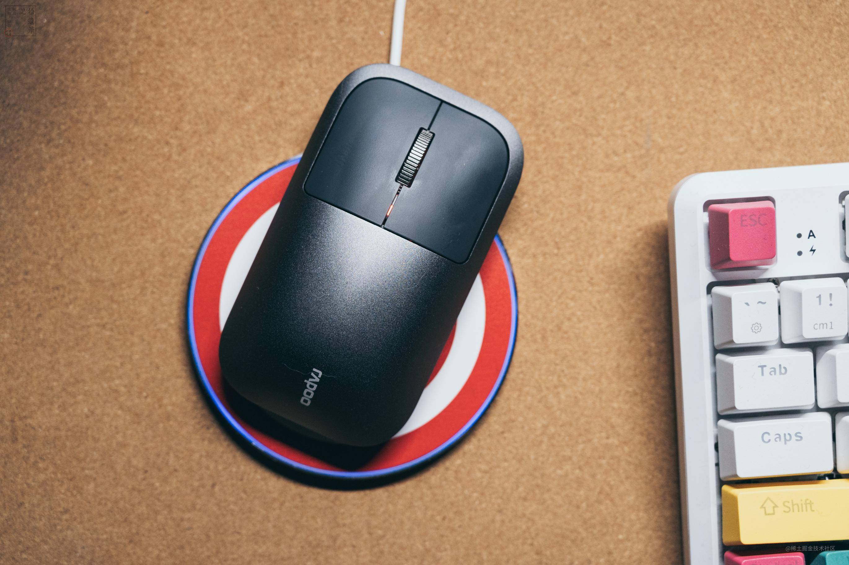 轻薄鼠标也有好手感还支持无线充电雷柏m700多模无线鼠标上手