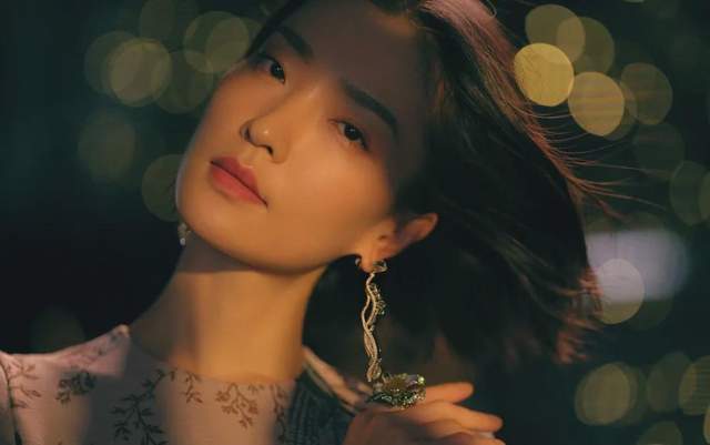 单眼皮七位单眼皮依旧绝美的女明星：吴倩莲眼波流转，陈晓旭眉目含情