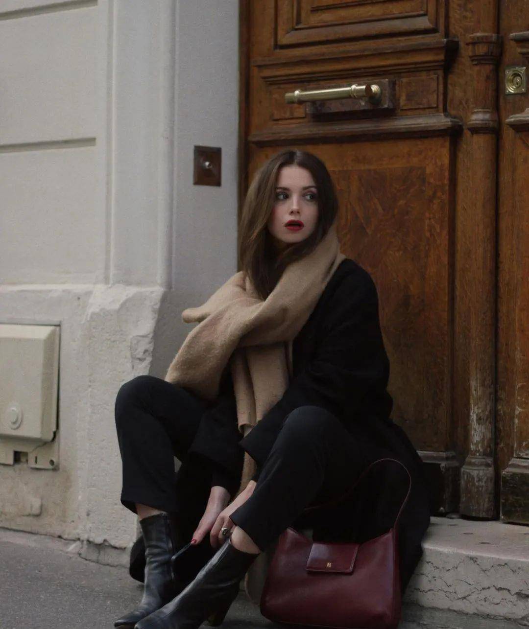 围巾|唐艺昕和张若昀的悲喜并不相通？马上新年，赶快与emo拜拜