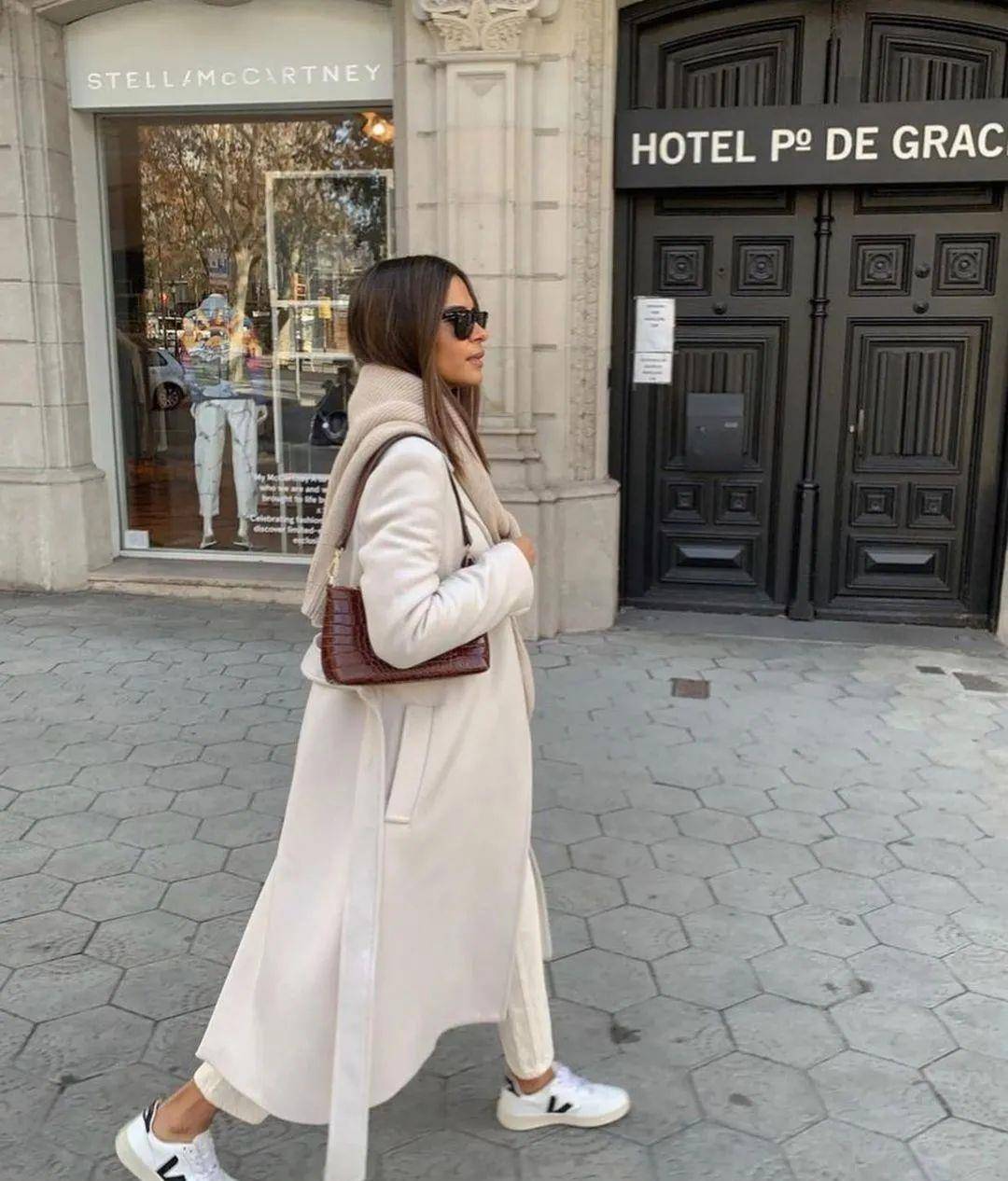 围巾|唐艺昕和张若昀的悲喜并不相通？马上新年，赶快与emo拜拜