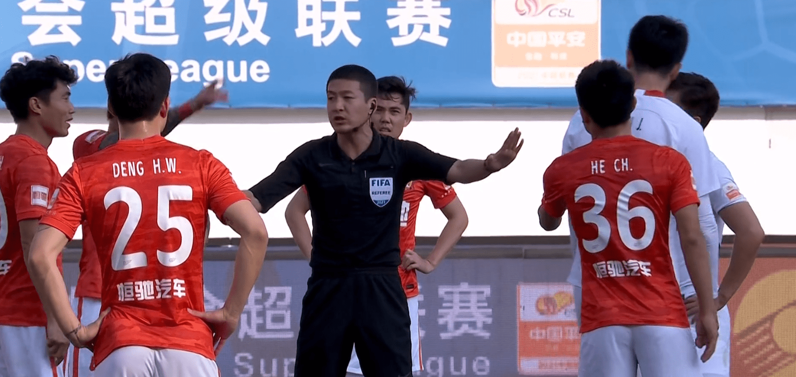 广州|2-0！广州双杀亚泰，锁定中超前三，球员郑智脾气依旧火爆