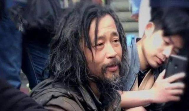 功利|流浪大师的“清醒”，打了多少“迷糊”网红的脸？