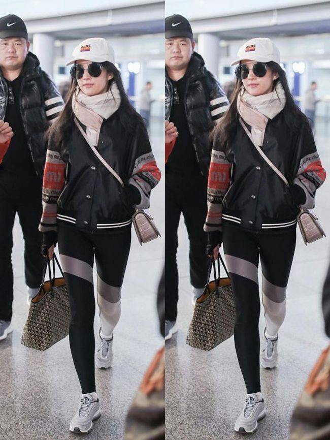 穿鲨鱼裤出街好吸睛,看着还挺有个性的_造型_双腿_女明星