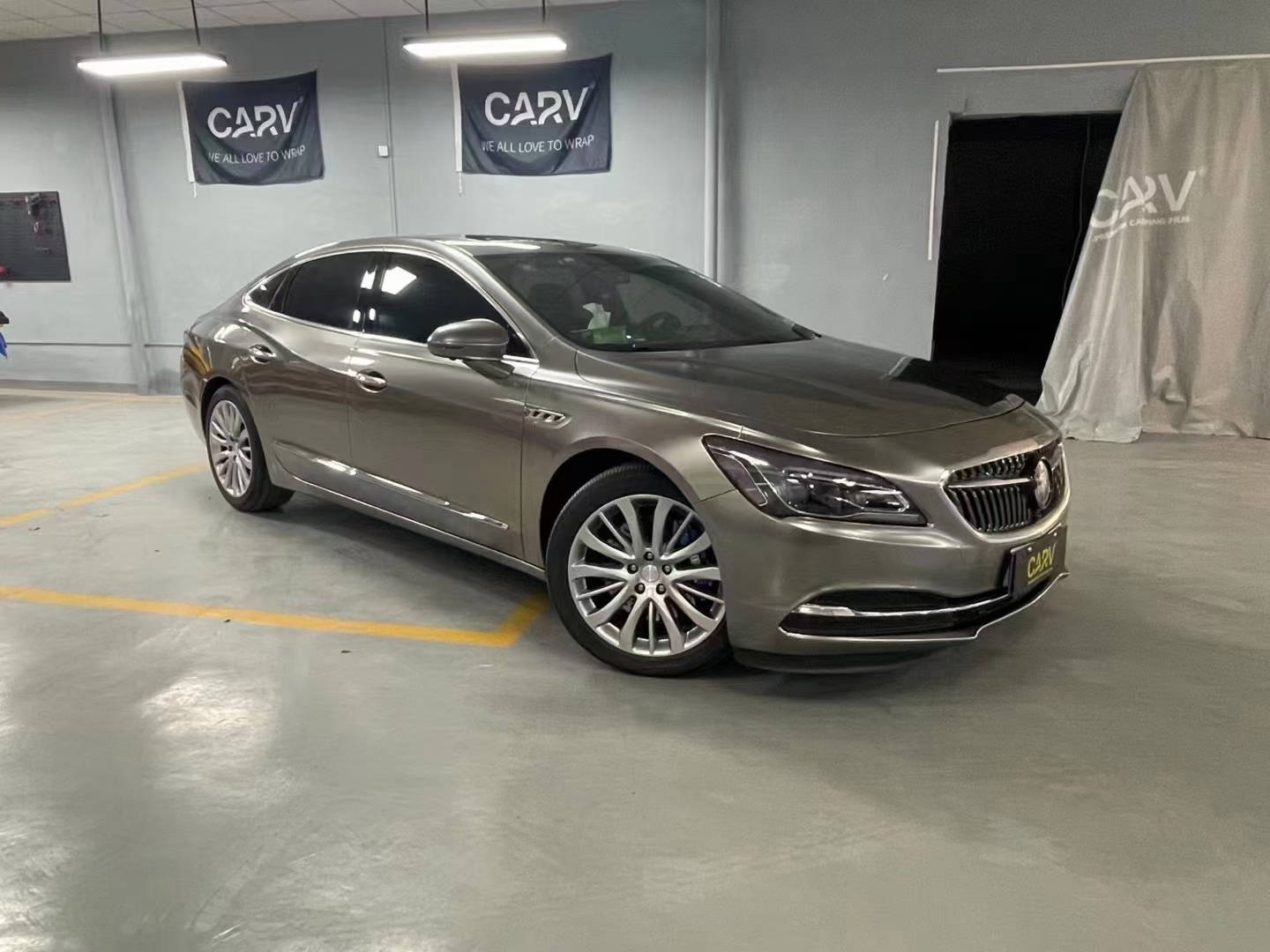 别克君越改色贴膜卡孚carv改色膜白金液态金属银_搜狐汽车_搜狐网