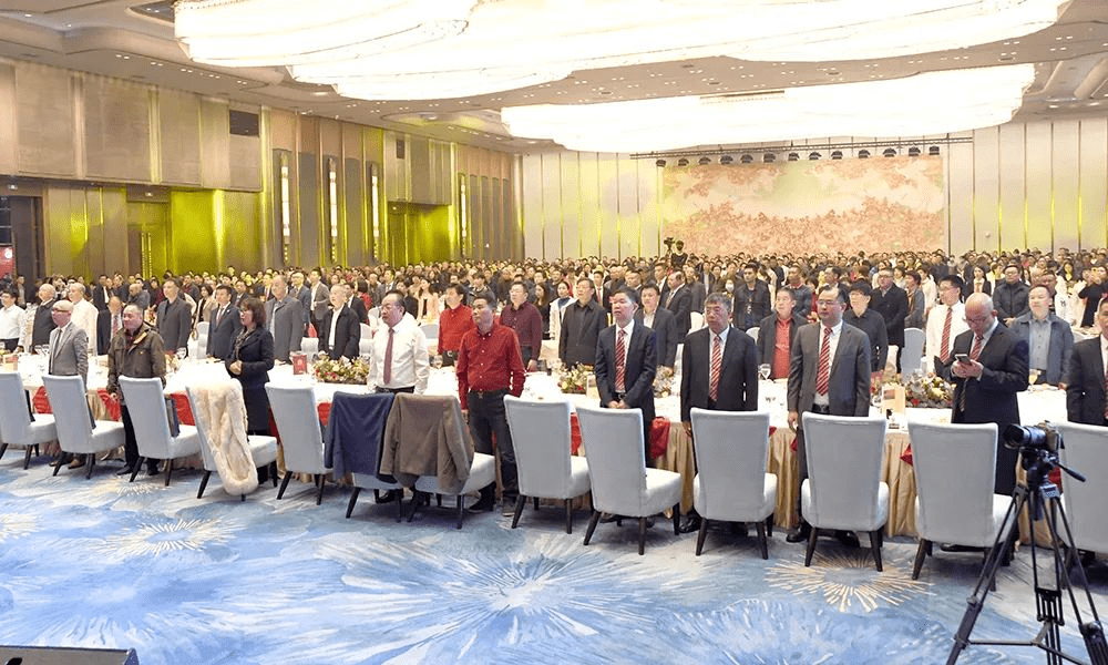 厦门市安溪商会第五届第二次会员大会会场会上,商会会长钟江波对过去