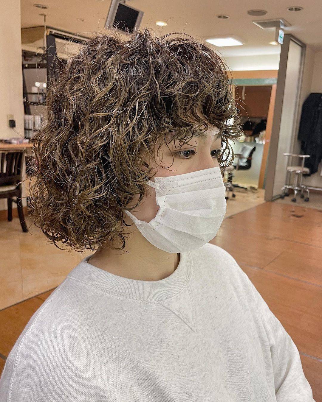 发型春节发型怎么选?都是卷烫发别错过,很洋气