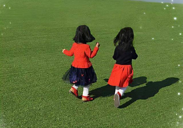 什么|谢娜晒三个女儿日常照，跳跳俏俏写作业超可爱，二胎生活令人向往