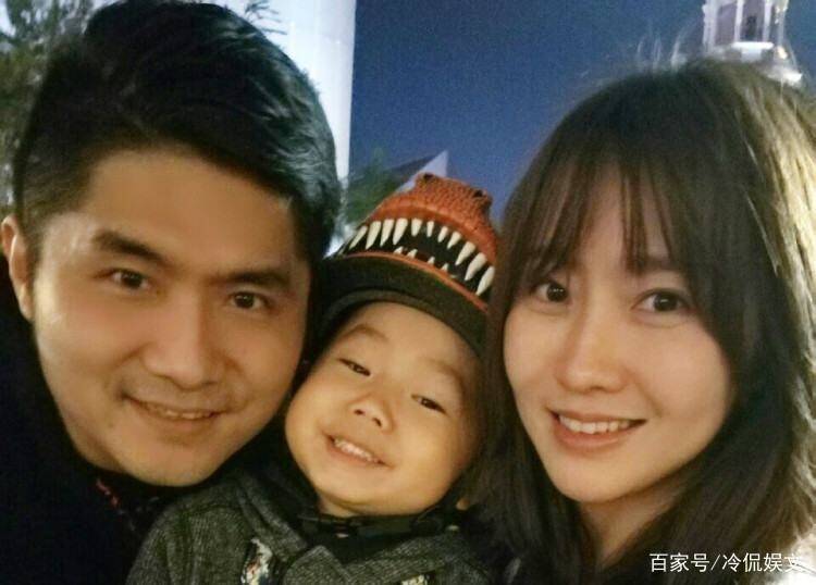 潘长江女儿潘阳照片 75f85bd03a464503be50d3b95a02427b.jpeg