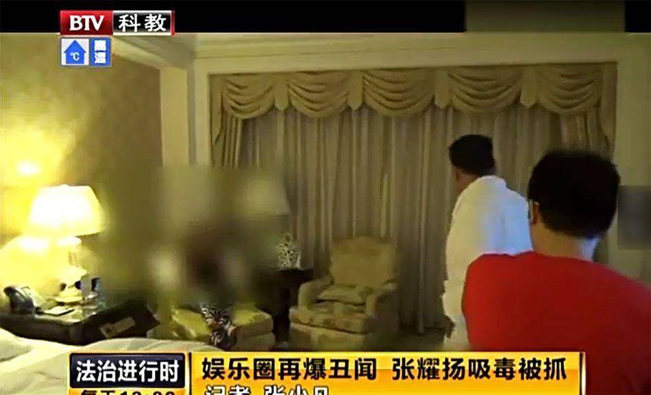 李安琪个人资料他常带两个儿子出去运动
