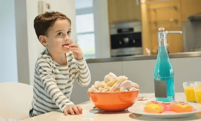 食欲|孩子爱吃零食不肯吃饭？聪明的家长是这样做的