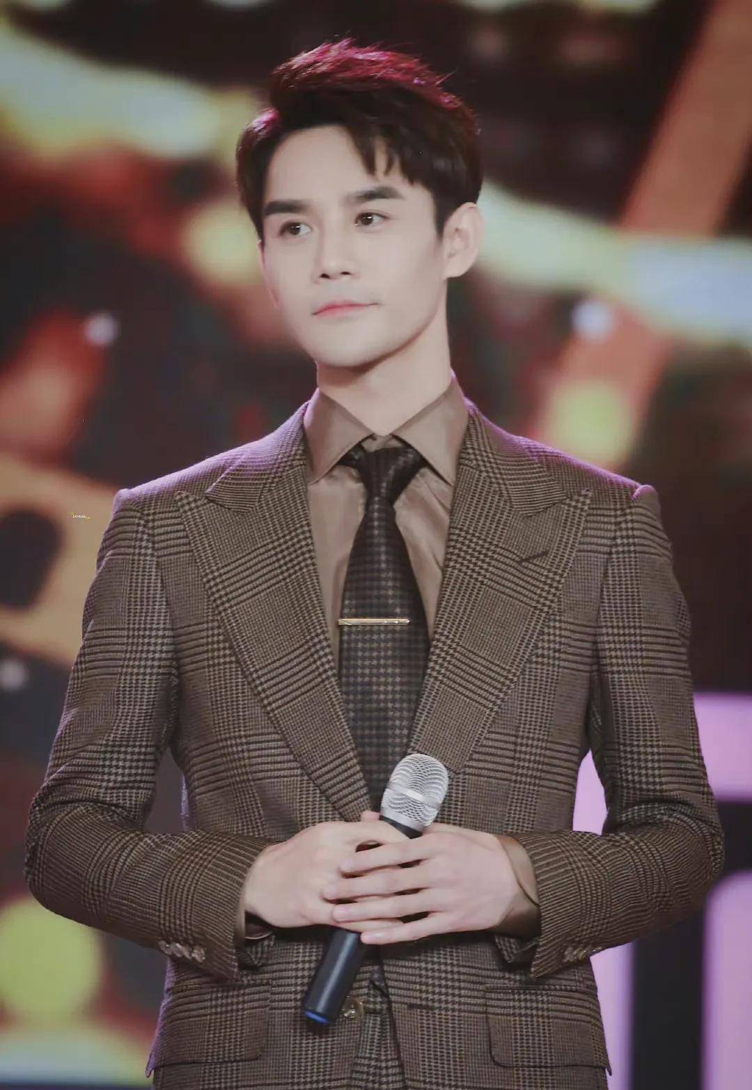 演技|肖战新剧搭档杨采钰？王凯王子文三搭？黄渤老师有外遇了？