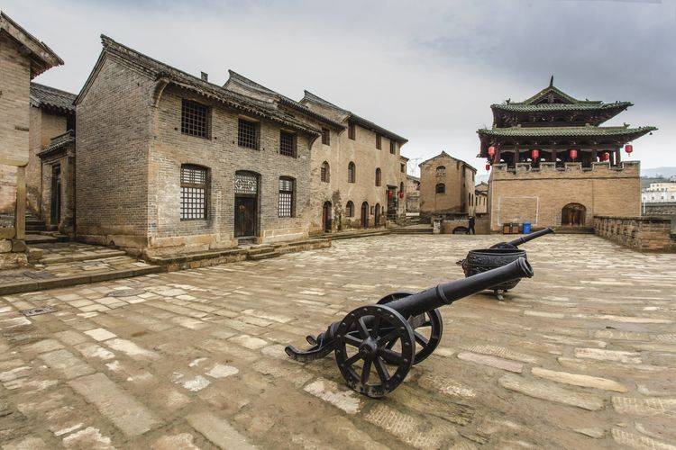  原创 晋城一奇特堡垒，汗青悠久拥有重要文化代价，墙壁远看全是洞