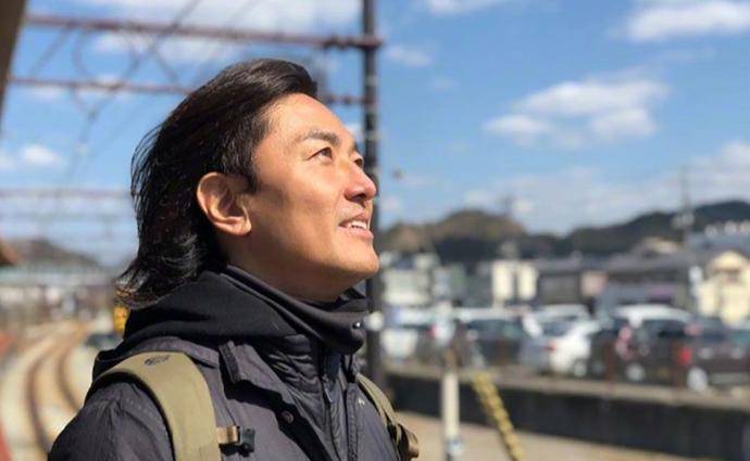 长发留长发就是娘？这两位告诉你，留长发依然还是真男人