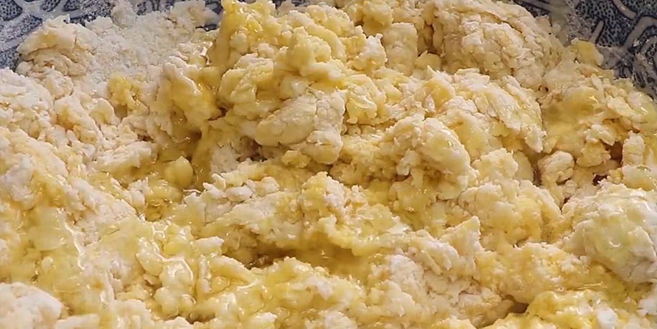 做法|1碗面粉5个鸡蛋，分享你想不到的做法，比馒头简单，比油条还香