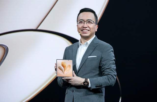 折叠旗舰，展跃万千，高端折叠旗舰荣耀MagicV发布，售价9999元起