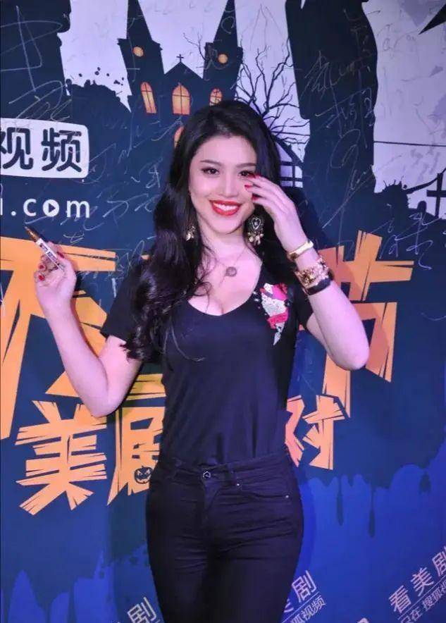 刘翔 31岁葛天蜕变了，宫廷风近照很仙气，网友：美到让人挪不开眼