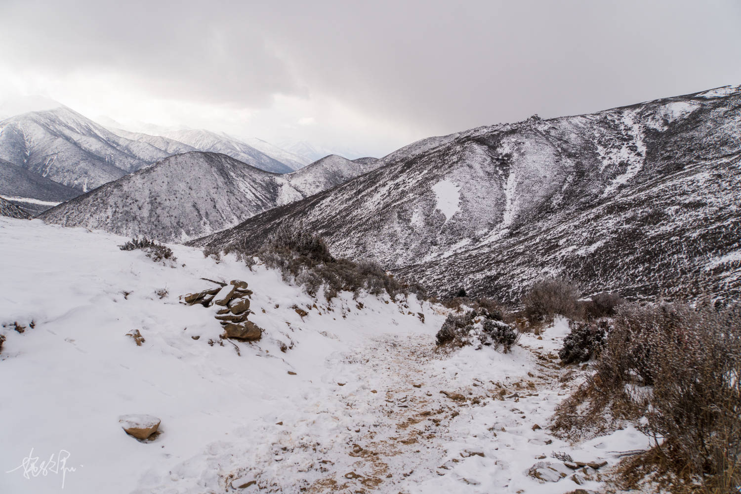 贡嘎雪山|瞻仰贡嘎雪山的绝佳机位，封山了的冷嘎措到底有多美