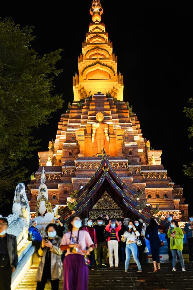 星光|亚洲最大最热闹的夜市，不在西安和重庆，而在这个祖国边陲小城