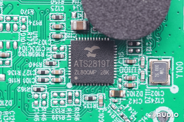 芯片来自actions炬芯科技ats2819,是一款高度集成的单芯片蓝牙音频