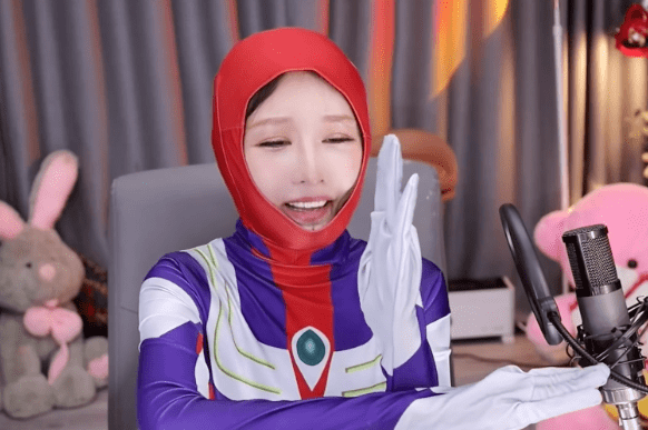 Cos|网友让林七七Cos女帝，还发来了腐团儿大作，林七七佩服：打扰了