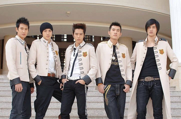 剧的演员博焱,班杰,邵翔(李绍祥),寺唯宏正(罗弘证)组成"武虎将"组合