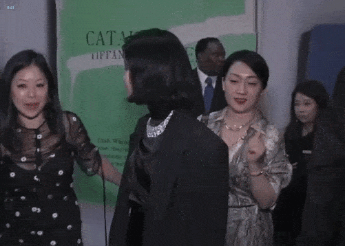 卷发烫个时髦洋气的新年卷发，虎年就要「鸿运当头」